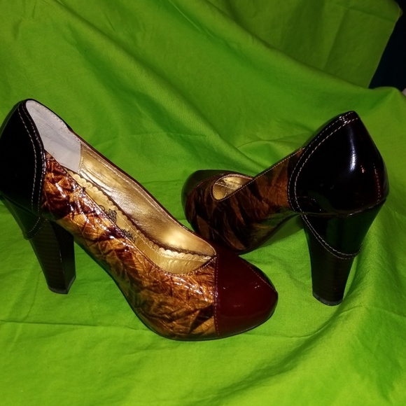 <Naughty Monkey> Geometric Heel Pump, Size 6.5 - Picture 2 of 8